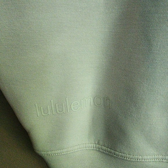 Lululemon Perfectly Oversized Cropped Crew *Softstreme Size 2 - Picture 3 of 4